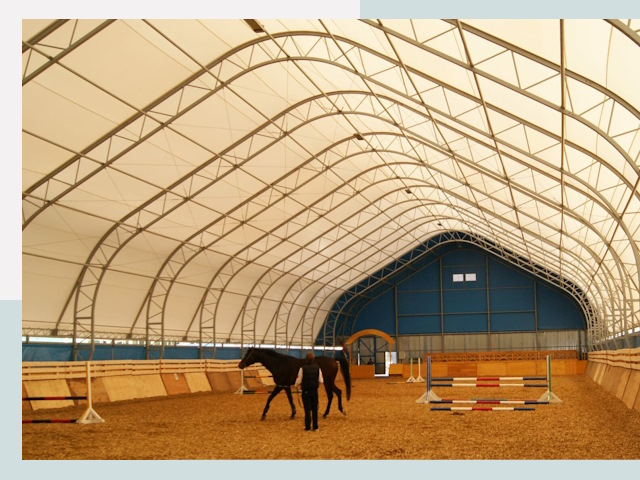 Строительство конных манежей в Удомле